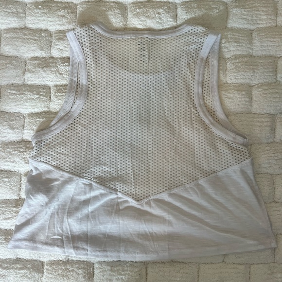 Mesh Workout Tank - Picture 2 of 3
